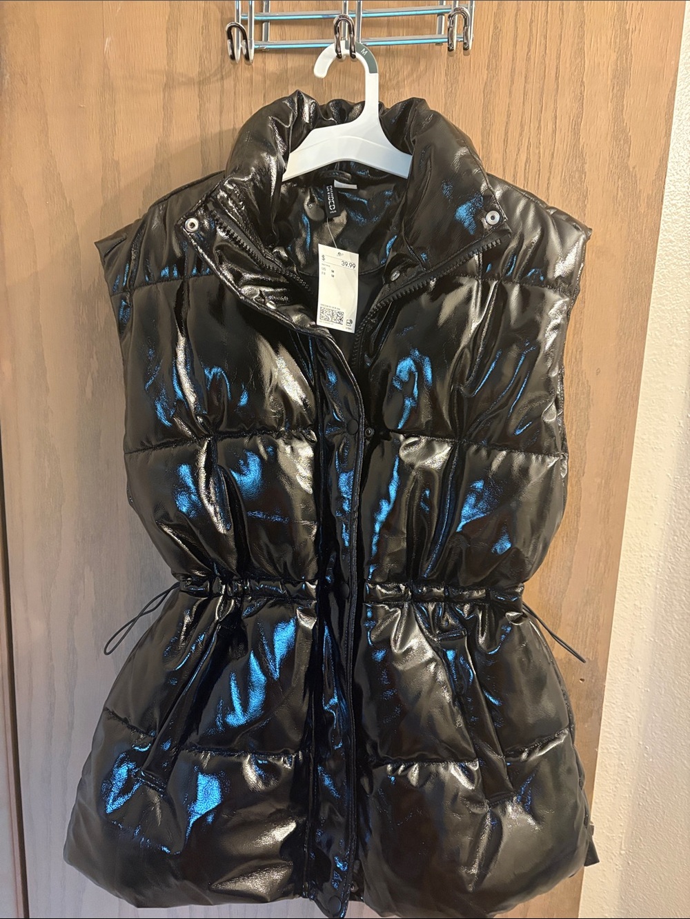 NEW- Woman Black H&M Puffer Vest